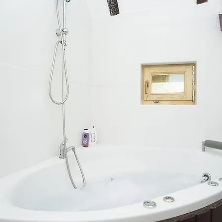 Villa Exo Log Jezero (Konjic)