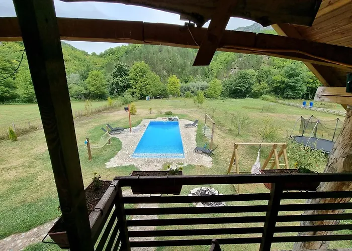 Exo Log Jezero (Konjic)